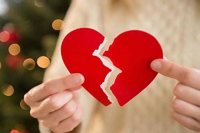 Hết tình cảm là dấu hiệu đầu tiên cho ta biết khi nào nên ly hôn